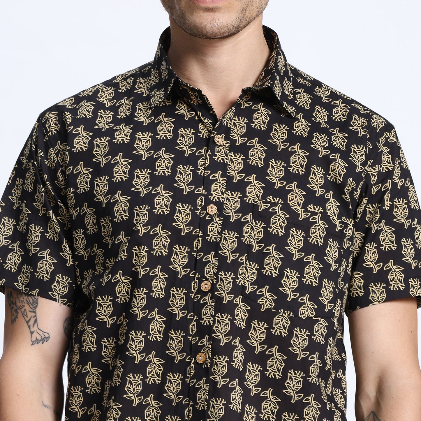 Men's Black and Gold Leaf Print Casual Shirt