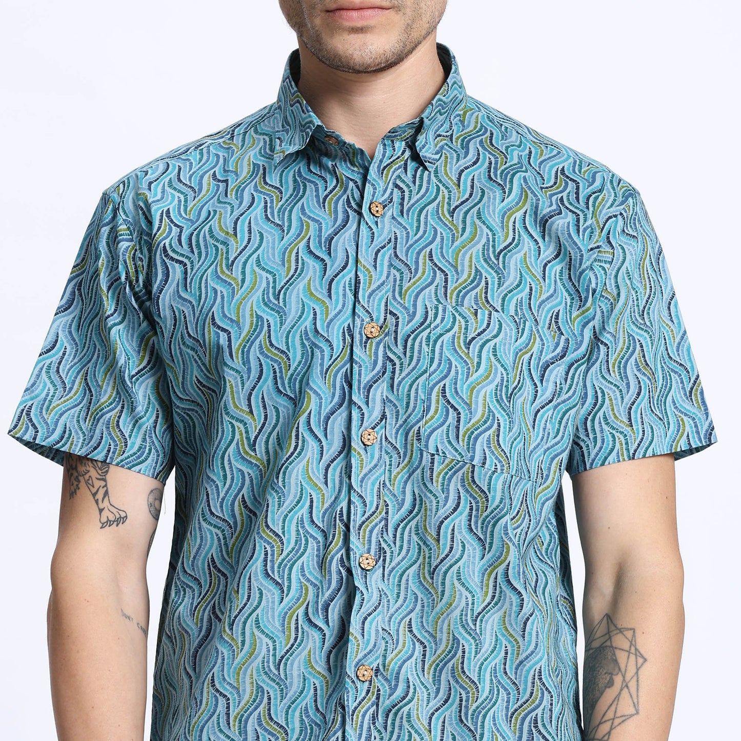 Men's Blue Wavy Pattern Short-Sleeve Shirt