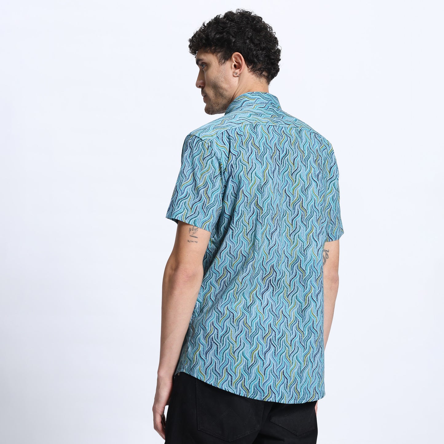 Men's Blue Wavy Pattern Short-Sleeve Shirt