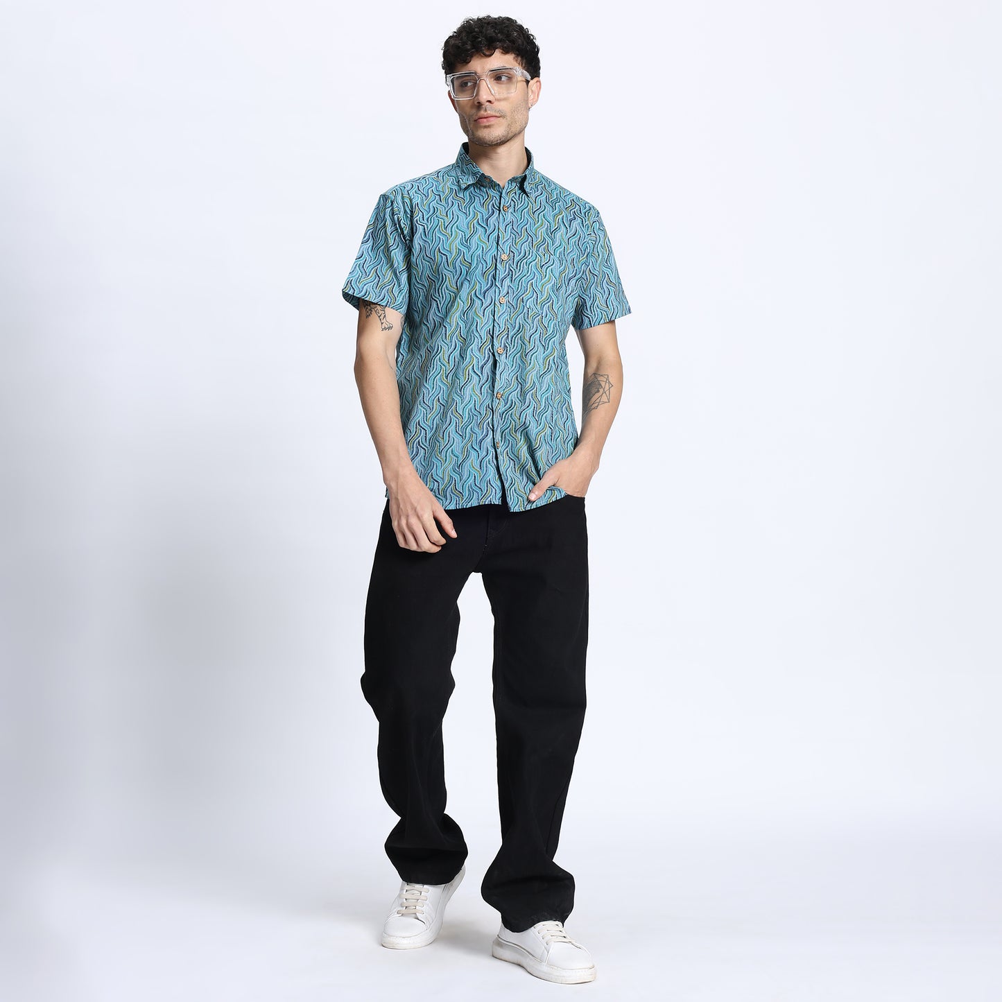 Men's Blue Wavy Pattern Short-Sleeve Shirt